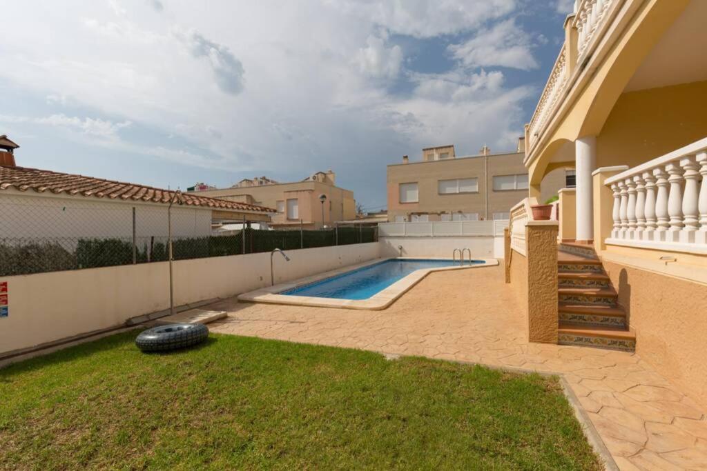 La Rapita - Apartamento De Dos Dormitorios Con Piscina Comunitaria Alcanar Exterior photo